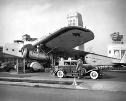 Bob's Airplane Gas Station 1932